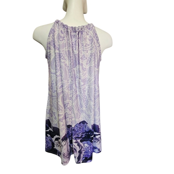 Pretty Tunic Length Top With Adjustable Neck Thst Ties In A Bow. - Picture 4 of 6